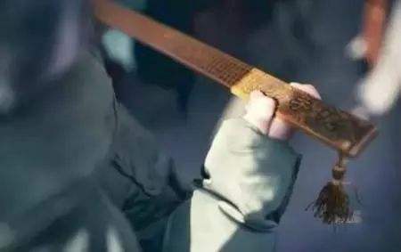 賞識教育不能包治百病,這個小學要給老師懲戒權治熊孩子