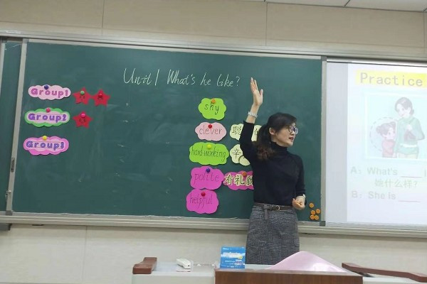 中牟縣東風路小學:搭微課平臺 展教師風采