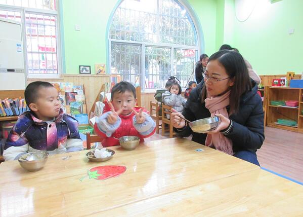 榮幼:召開“合理膳食 促幼兒健康成長”伙委會