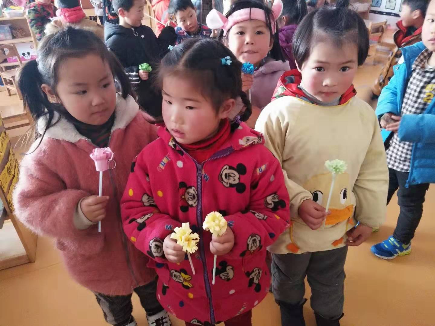 塔山中心幼兒園舉行 “慶三八感恩教育”主題活動