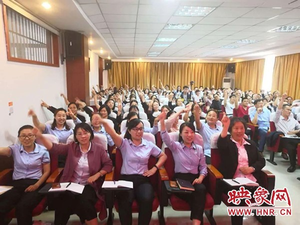 商丘外國語中學開展教師心理健康維護專題講座